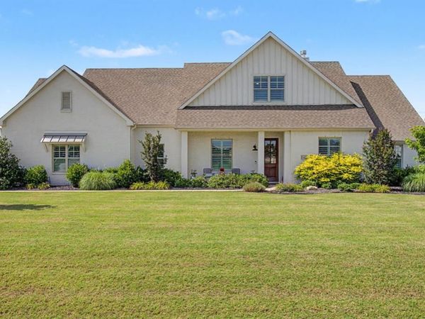 1401 Oliver Creek Lane, Justin, TX 76247
