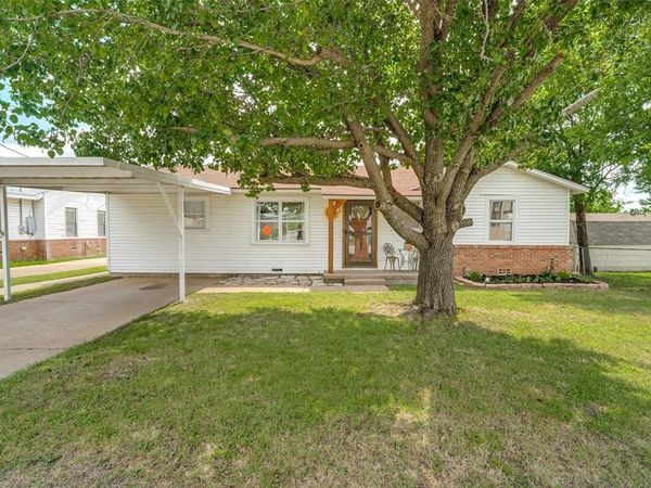 709 Charles Street, Weatherford, TX 76086