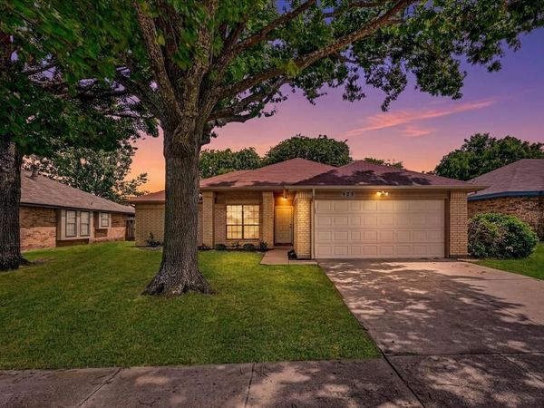 925 Larue Drive, Cedar Hill, TX 75104