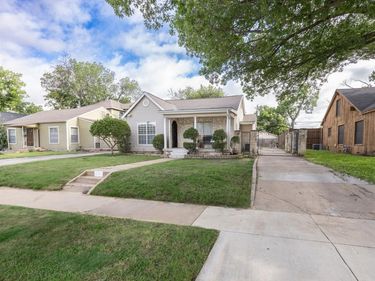 2705 Yucca Avenue, Fort Worth, TX 76111
