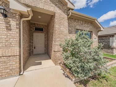 11808 Castleford Way, Fort Worth, TX 76036