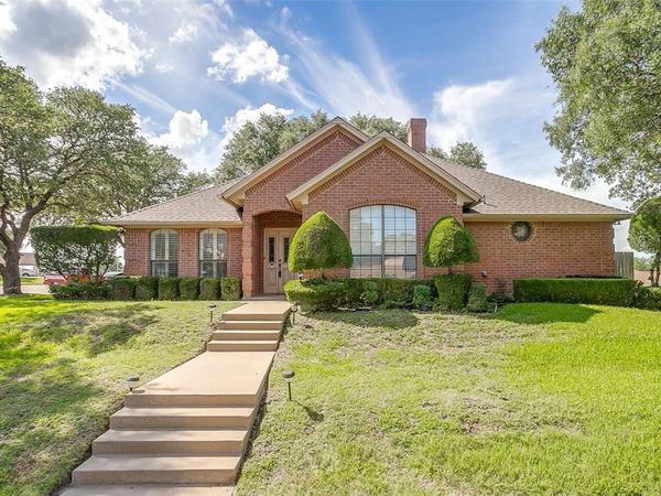 709 Berkley Drive, Cleburne, TX 76033