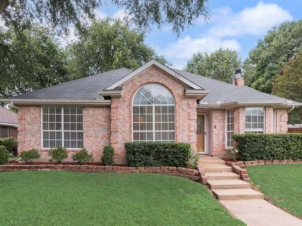 425 Alpine Drive, DeSoto, TX 75115