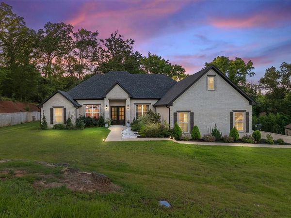 15883 Crazy Horse Drive , Lindale, TX 75771