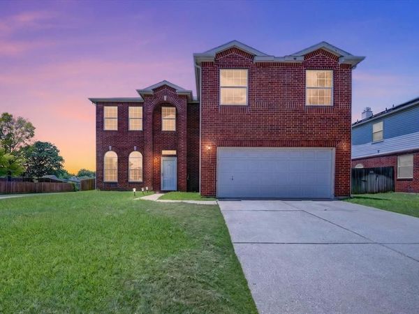 8208 Hidden Path Lane, Denton, TX 76210