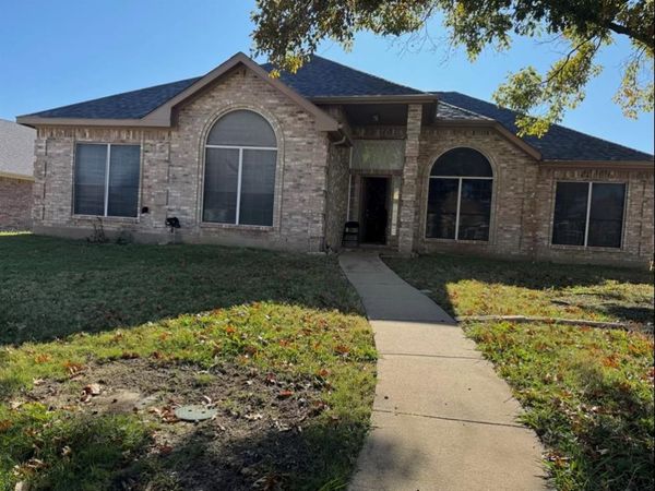 1626 Waterford Drive , Lewisville, TX 75077