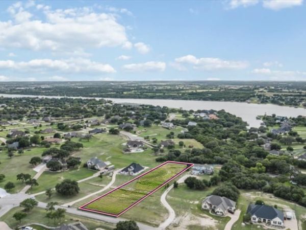 1104 Bentwater Parkway , Granbury, TX 76049
