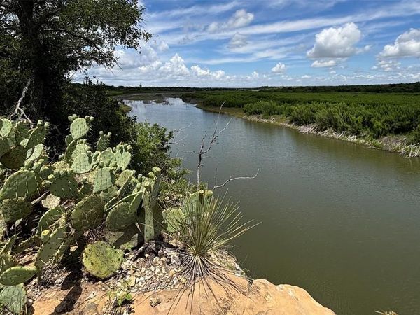 1644 Fm-1929, Voss, TX 76888