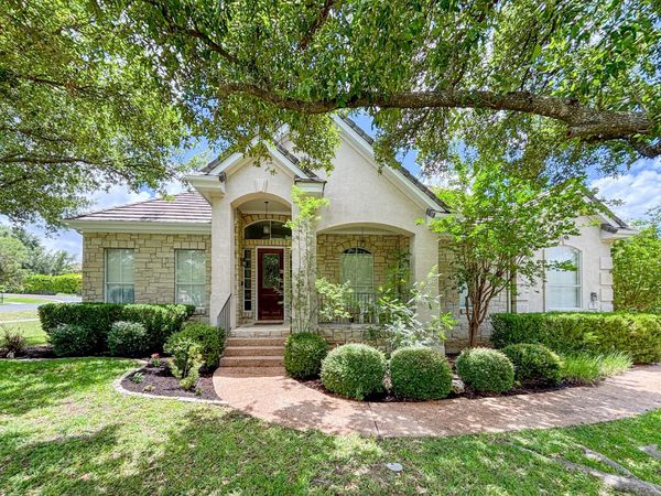 31 Lost Meadow TRL, The Hills, TX 78738