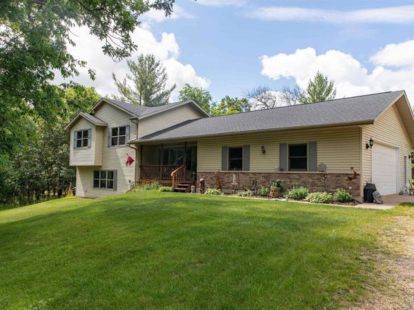 W7961 County Rd E, Oxford, WI 53952