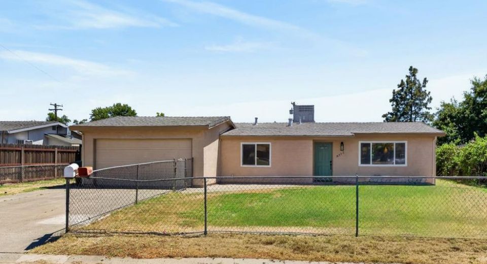 8212 Bruns Way, Sacramento, CA 95828 Photo