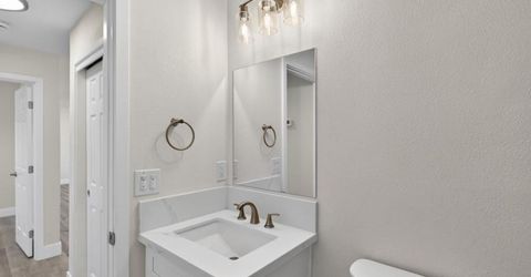 8212 Bruns Way, Sacramento, CA 95828 Photo