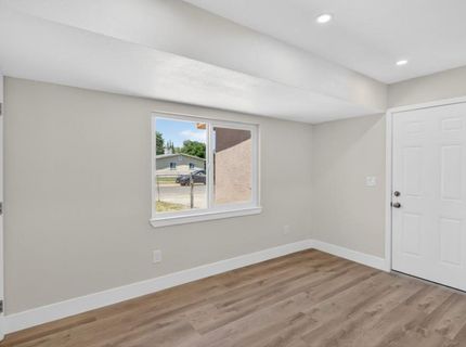 8212 Bruns Way, Sacramento, CA 95828 Photo
