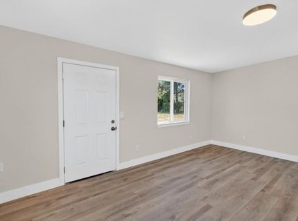 8212 Bruns Way, Sacramento, CA 95828 Photo