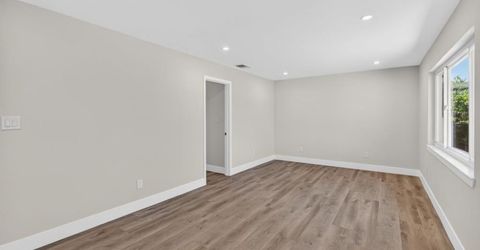 8212 Bruns Way, Sacramento, CA 95828 Photo