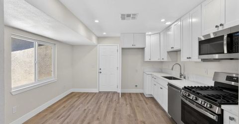 8212 Bruns Way, Sacramento, CA 95828 Photo