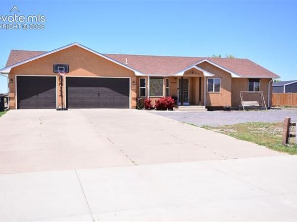 671 N McCulloch Boulevard, Pueblo West, CO 81007