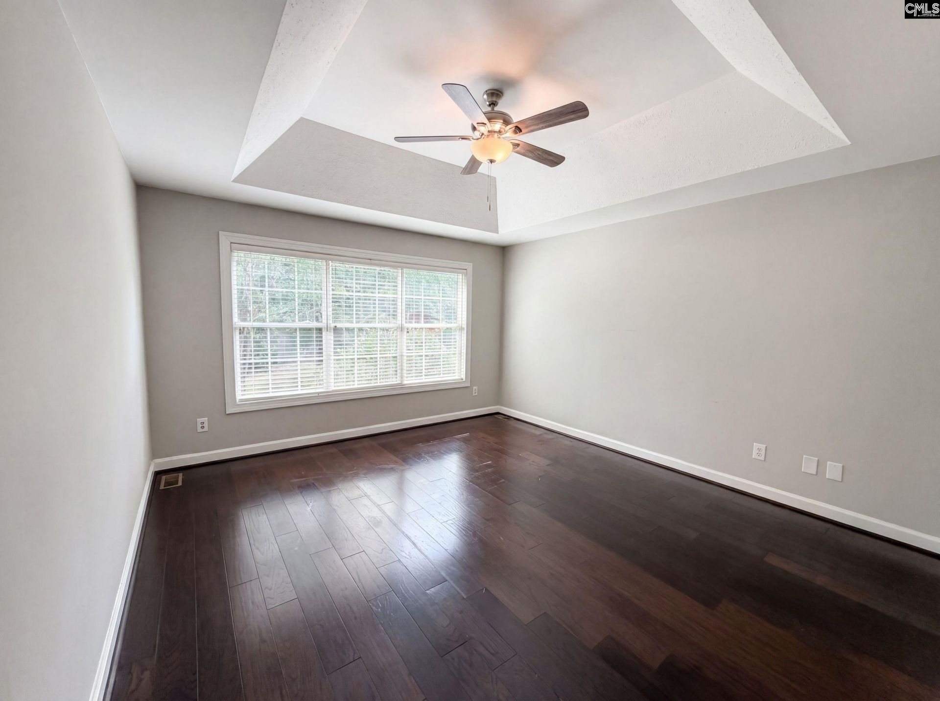 301 Brickingham Way  Photo 4