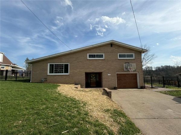 111 Hague Ln , Uniontown, PA 15401