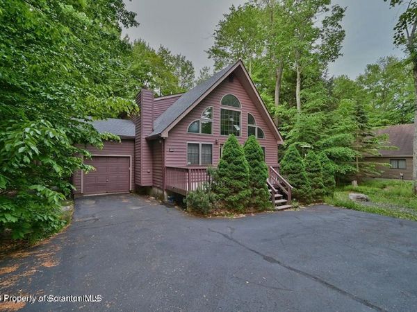 93 Bender Road, Gouldsboro, PA 18424