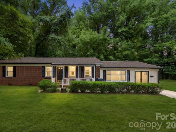 611 W Lewis Street, Dallas, NC 28034