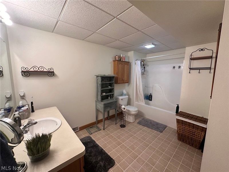 220 Cranberry Court, Warren, OH 44483 Photo 15