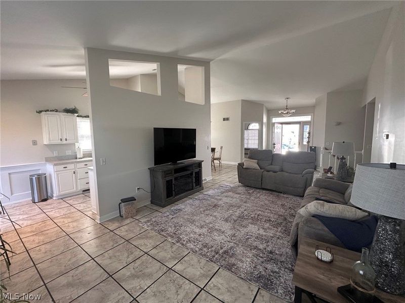 220 Cranberry Court, Warren, OH 44483 Photo 4