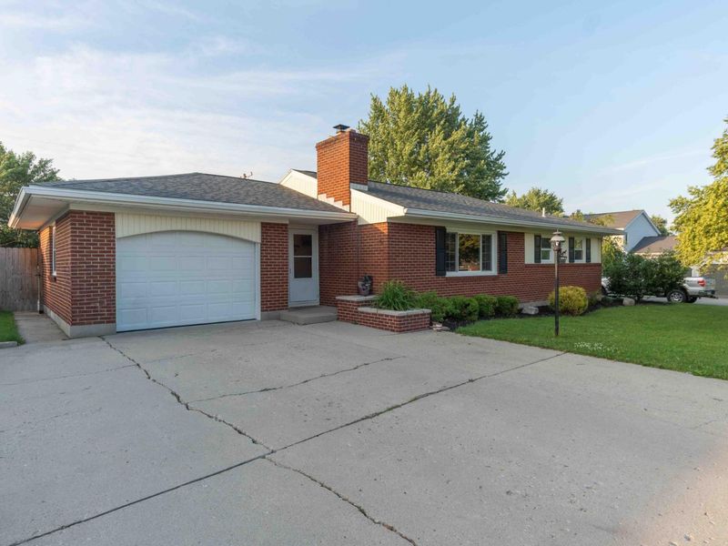 822 Barbara Lane, Wapakoneta, OH 45895 Photo 5