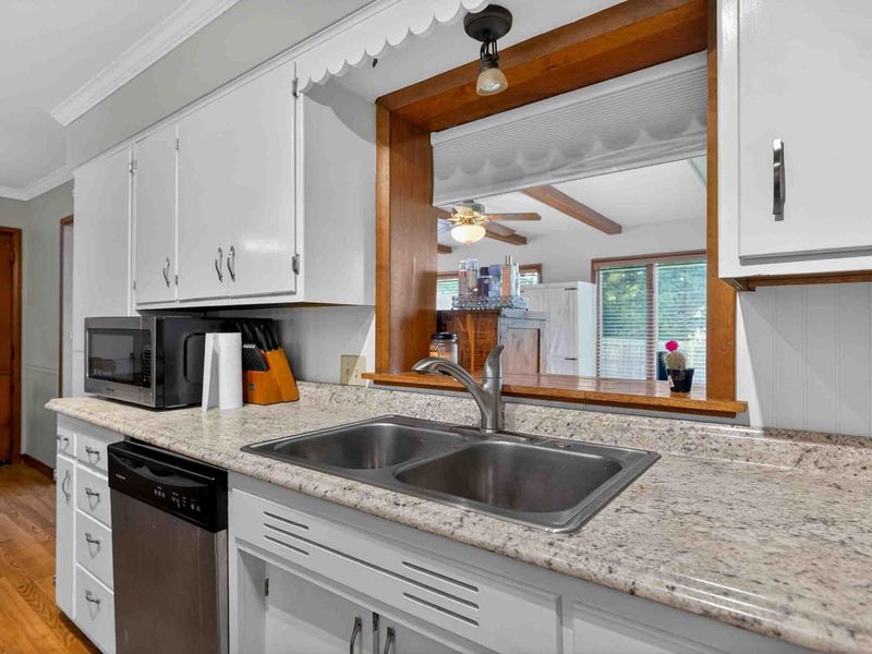 822 Barbara Lane, Wapakoneta, OH 45895 Photo 9