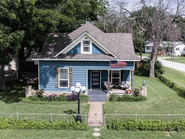200 S Crane Street, Alvord, TX 76225