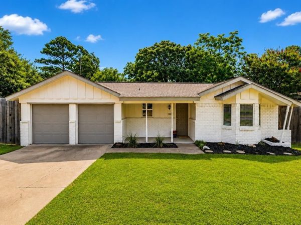 1140 Simpson Drive, Hurst, TX 76053
