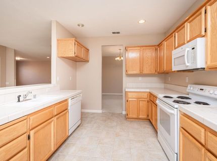3915 Coldwater Dr, Rocklin, CA 95765 Photo