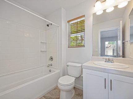 611 Equinox Loop, Lincoln, CA 95648 Photo