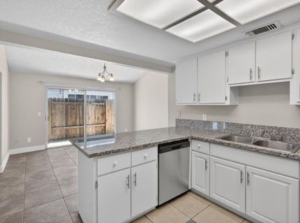 5810 41st St, Sacramento, CA 95824 Photo