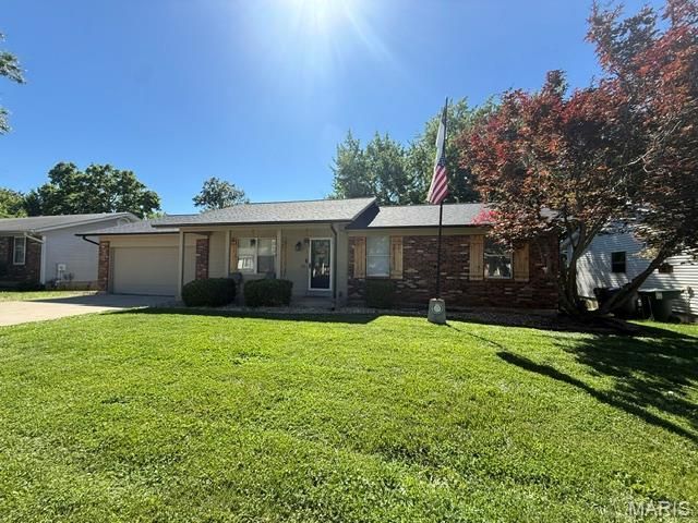 126 Del Oro Drive , Saint Peters, MO 63376 Main Photo