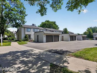 1420 Roxburgh Avenue, East Lansing, MI 48823