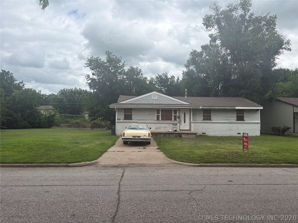 5233 N Frankfort Avenue, Tulsa, OK 74126