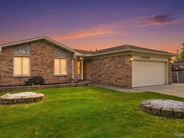 33058 Ione Drive, Sterling Heights, MI 48310