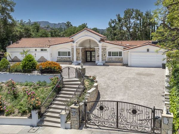 16379 Meadowridge Road, Encino, CA 91436