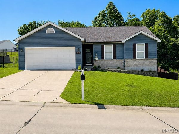 1611 Saint Charles Drive, Hillsboro, MO 63050