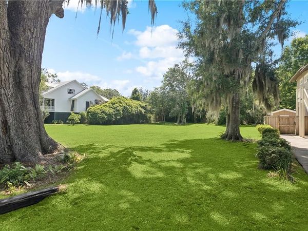 WILKINSON Street , Mandeville, LA 70448