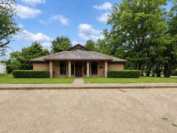 223 Graham Street , Mineola, TX 75773