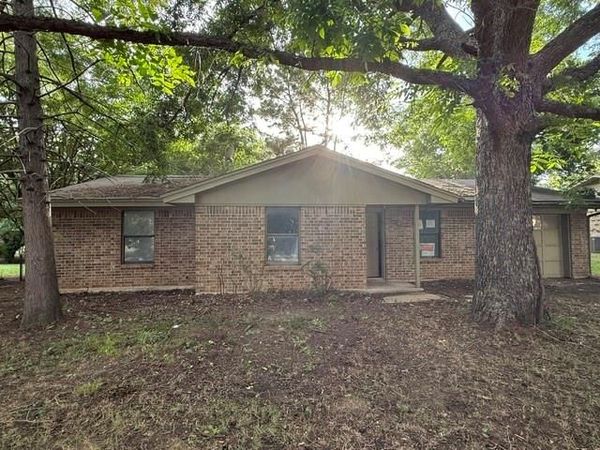 256 Lilac Lane, Azle, TX 76020