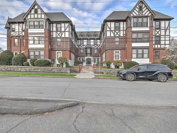 701 West Locust Street, Unit Apt 17, Johnson City, TN 37604