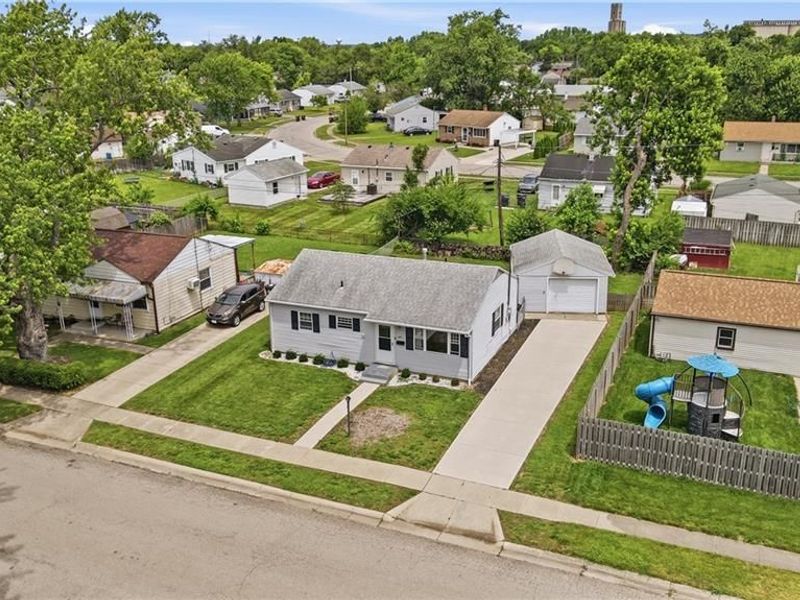 187 Pat Lane, Fairborn, OH 45324 Photo 2