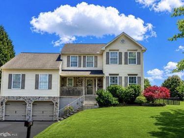 425 SENSEN ROAD, WERNERSVILLE, PA 19565