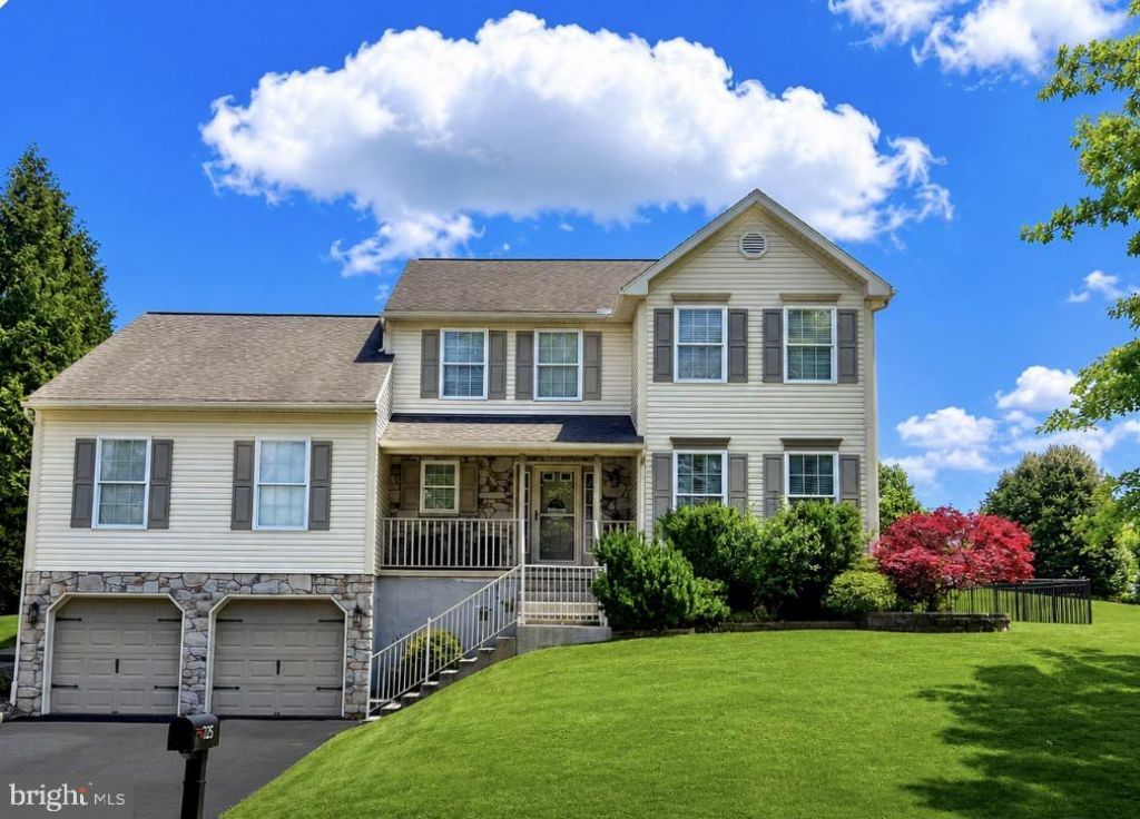 425 SENSEN ROAD , WERNERSVILLE, PA 19565