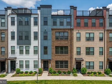 20316 NEWFOUNDLAND SQUARE , ASHBURN, VA 20147