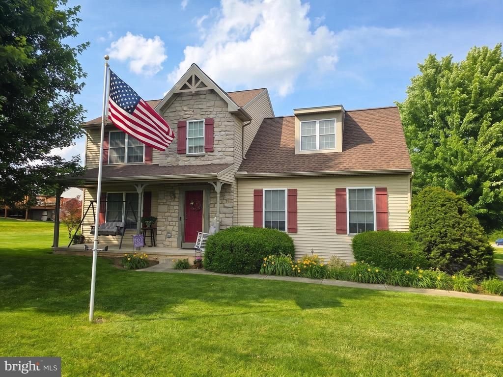 165 PEBBLE BEACH DRIVE , MOUNT WOLF, PA 17347