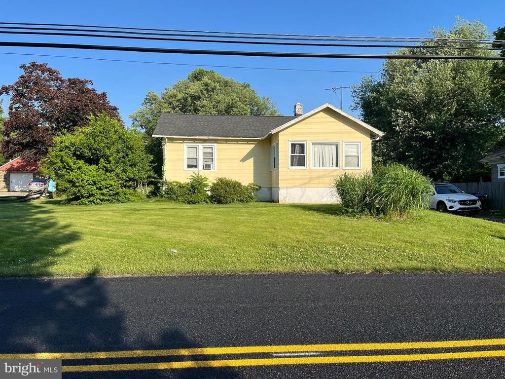 1837 LARKIN ROAD, UPPER CHICHESTER, PA 19061